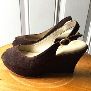 e Wedges Brown Suede Sz 5.5 M Super Cute